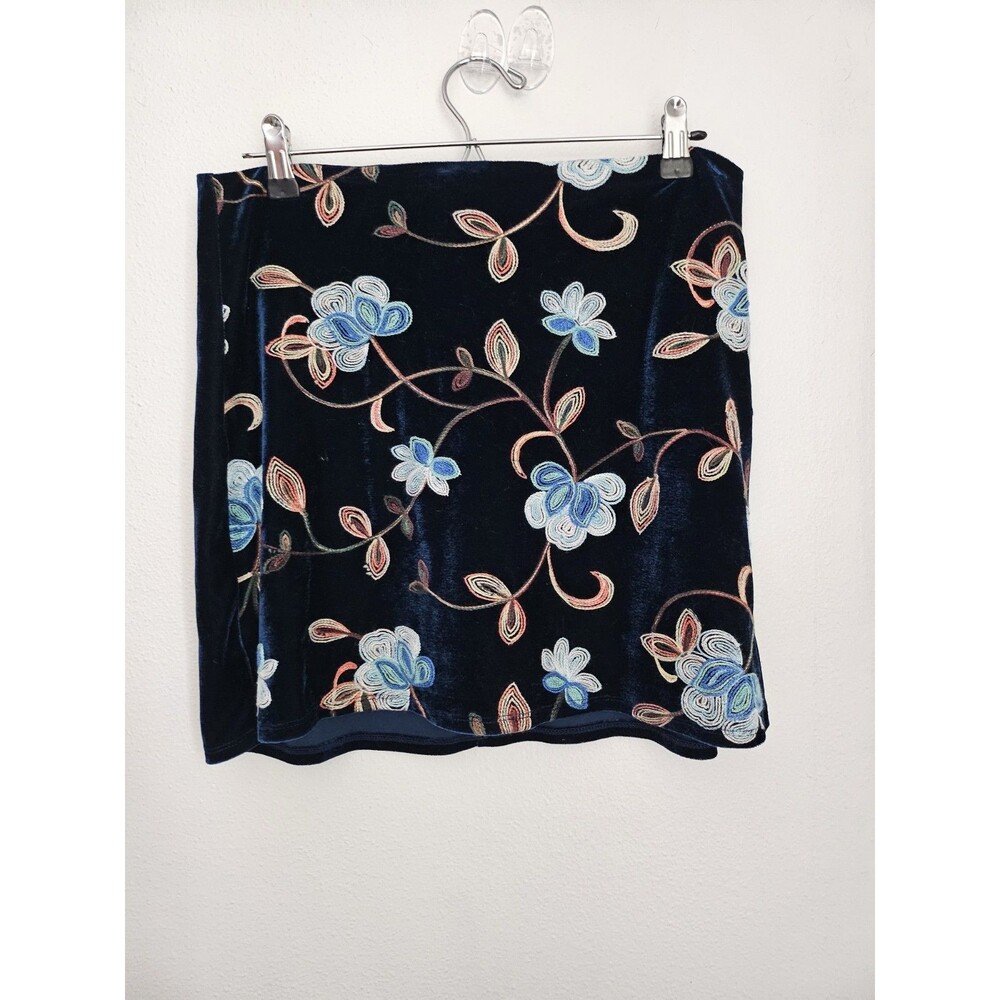 Mi Ami Women's Embroidered Floral Denim Mini Skirt Blue Sz L PB2